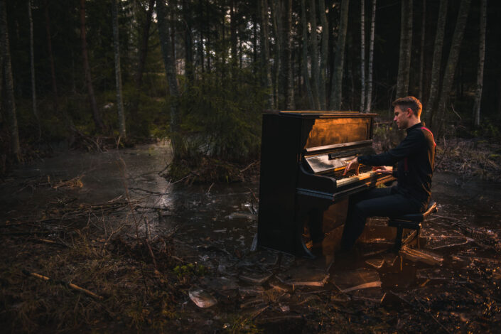 Artist Portraits & Video: Adam Gordon Herd