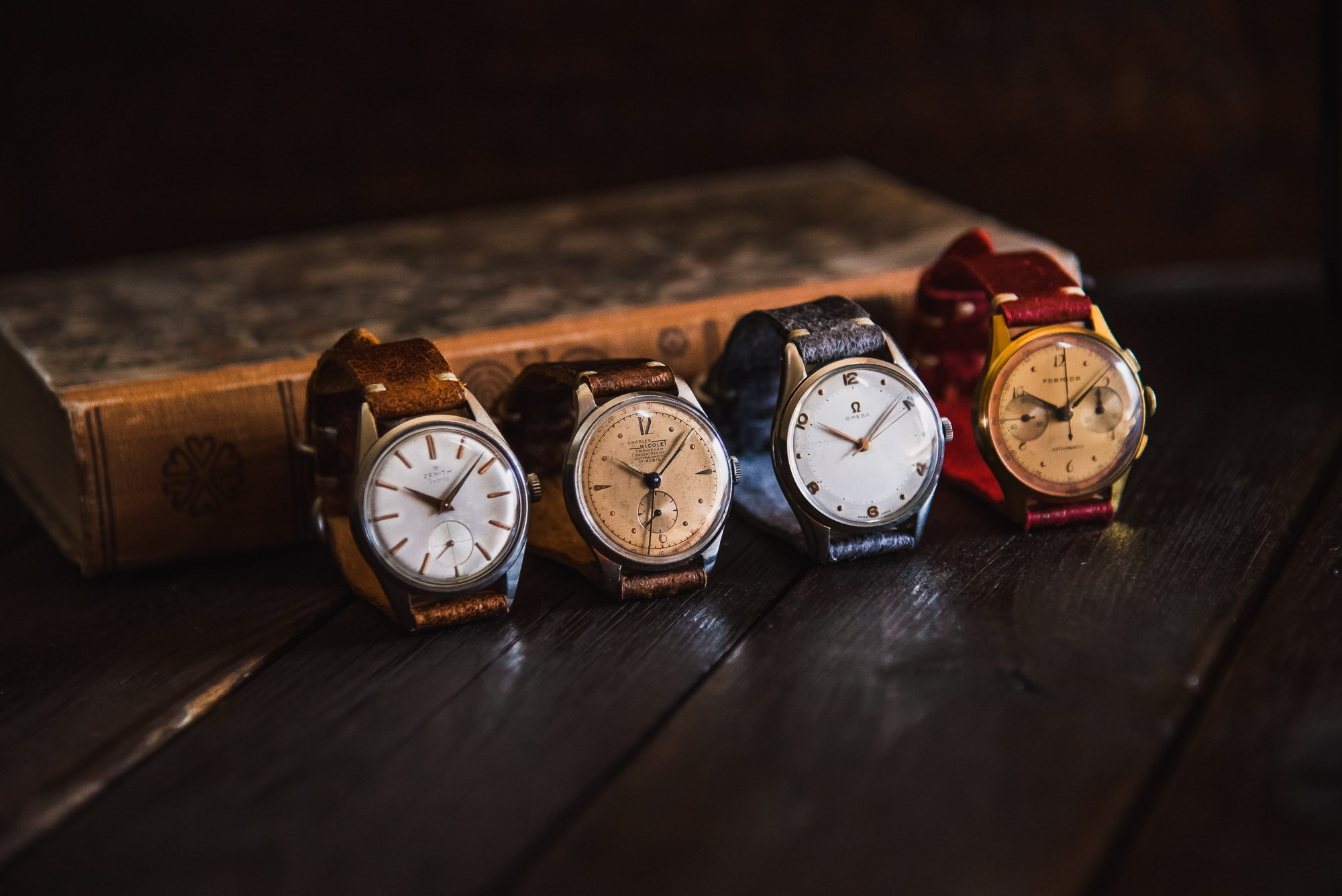 Tuotekuvaus vintage kellot